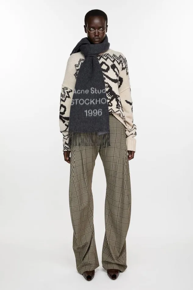 Acne Studios Logo Jacquard Scarf Blackwhite Women Scarves Acne Studios Logo Jacquard Scarf Blackwhite Women Scarves