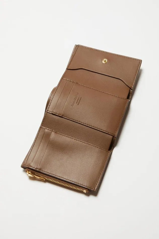 Acne Studios Musubi Folded Wallet Camel Brown Men Bags Acne Studios Musubi Folded Wallet Camel Brown Men Bags