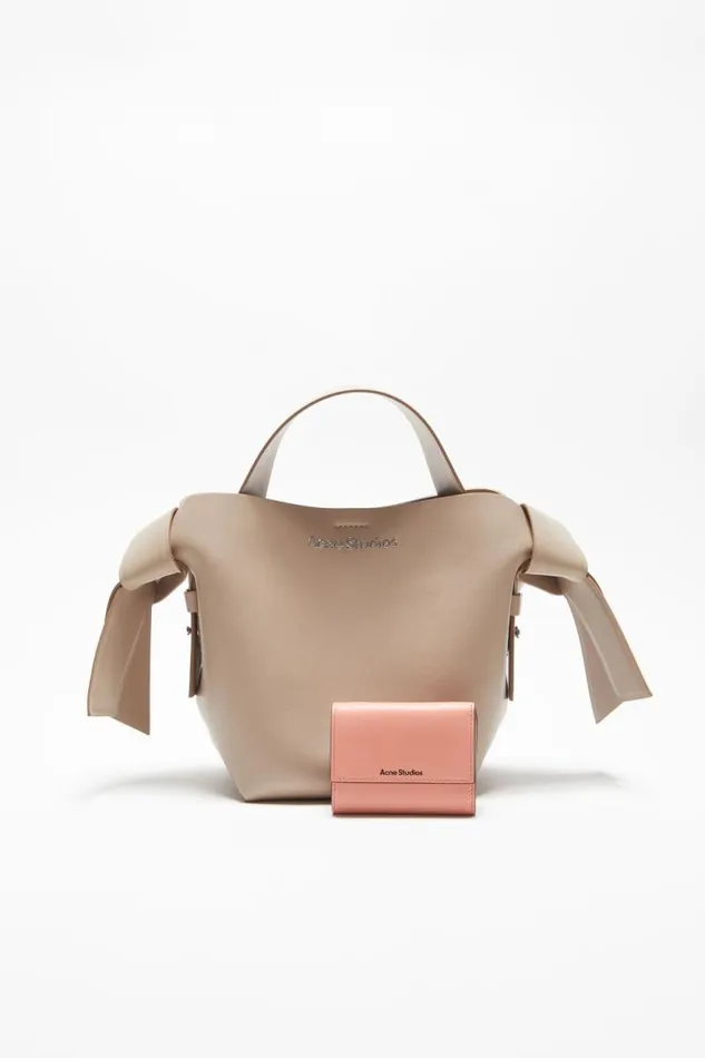 Acne Studios Trifold Leather Wallet Salmon Pink Women Small Leather Goods Acne Studios Trifold Leather Wallet Salmon Pink Women Small Leather Goods