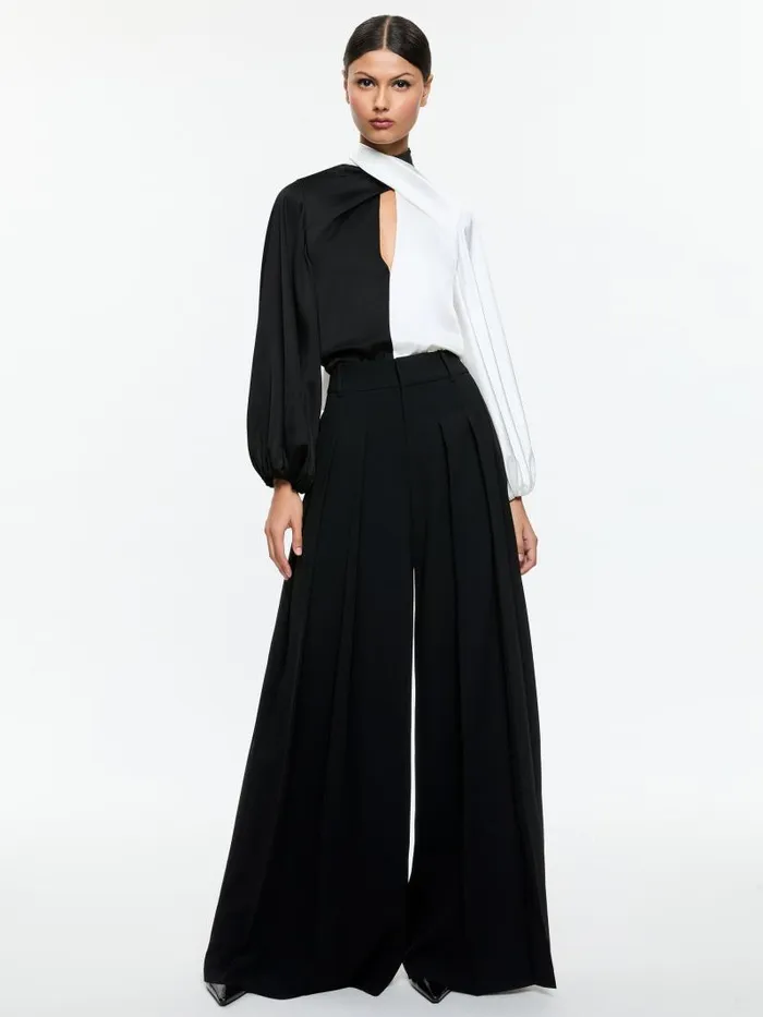 Alice Olivia MAHOGANY TWIST NECK CROPPED TOP Blackoff White Women Tops