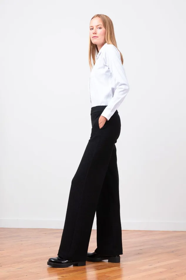 Avenue Montaigne GEORGES Boucle Black Women Pants Avenue Montaigne GEORGES Boucle Black Women Pants