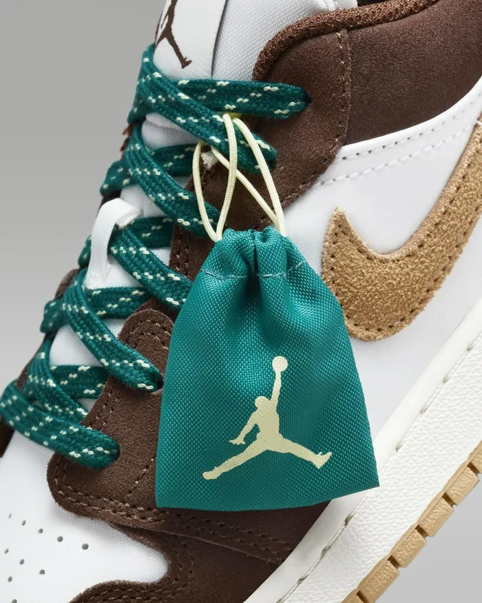 Kids Nike Jordan Air Jordan 1 Low SE Browntwinesailbrown