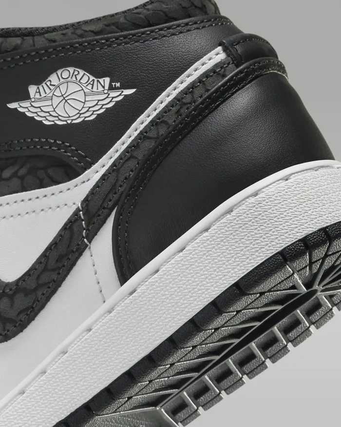 Kids Nike Jordan Air Jordan 1 Mid SE Offnoirwhiteblackblack