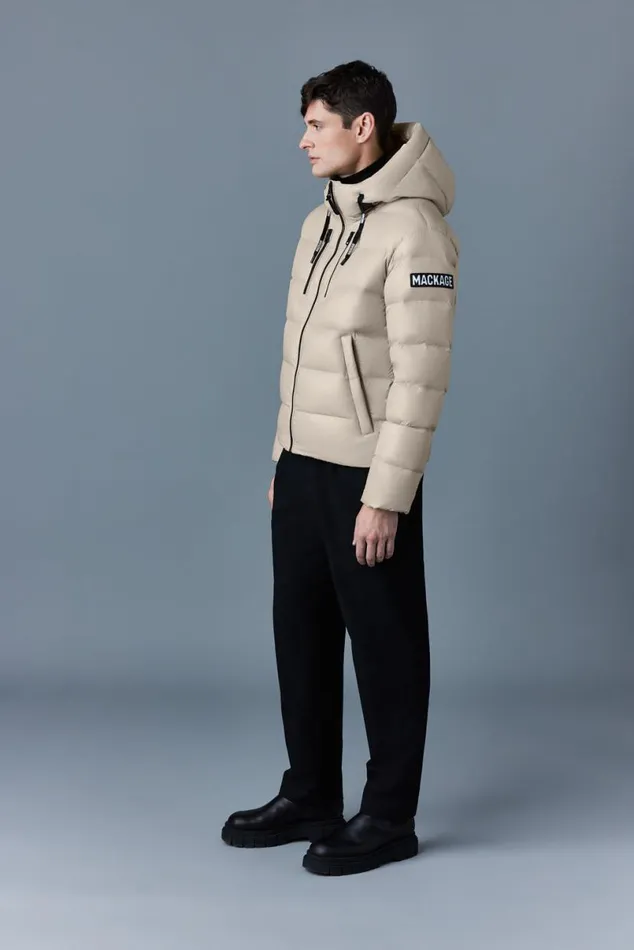 Light Down Jackets Men Mackage VICTOR Lustrous Light Down Jacket With Hood For Men Emerald Light Down Jackets Men Mackage VICTOR Lustrous Light Down Jacket With Hood For Men Emerald
