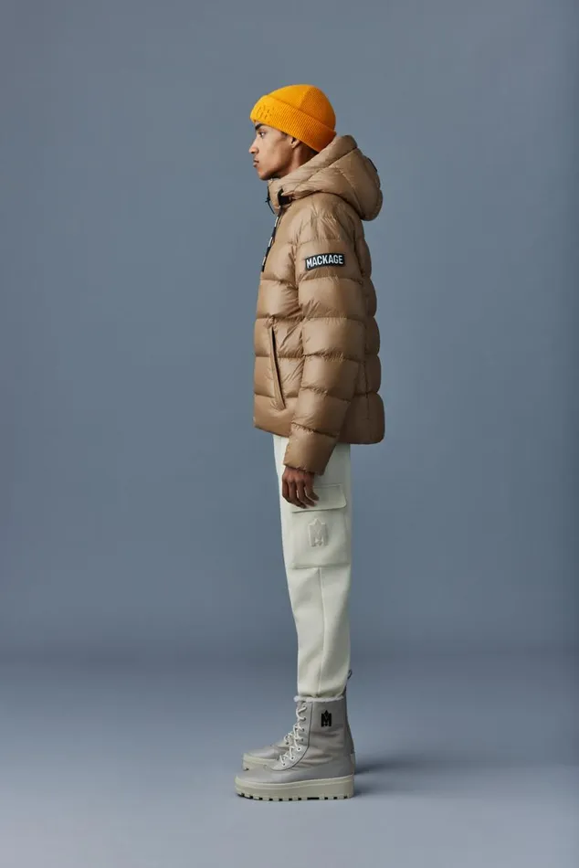 Light Down Jackets Men Mackage VICTOR Lustrous Light Down Jacket With Hood For Men Emerald Light Down Jackets Men Mackage VICTOR Lustrous Light Down Jacket With Hood For Men Emerald