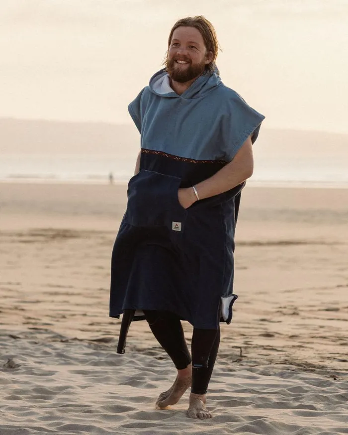 Passenger Clothing Baja Recycled Towel Poncho Provincial Blue Dark Denim WomenMen Changing Robes and Ponchos