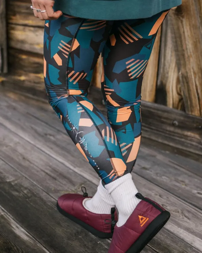 Passenger Clothing Fresh Air 20 Recycled Leggings Apricot Camo Women Activewear