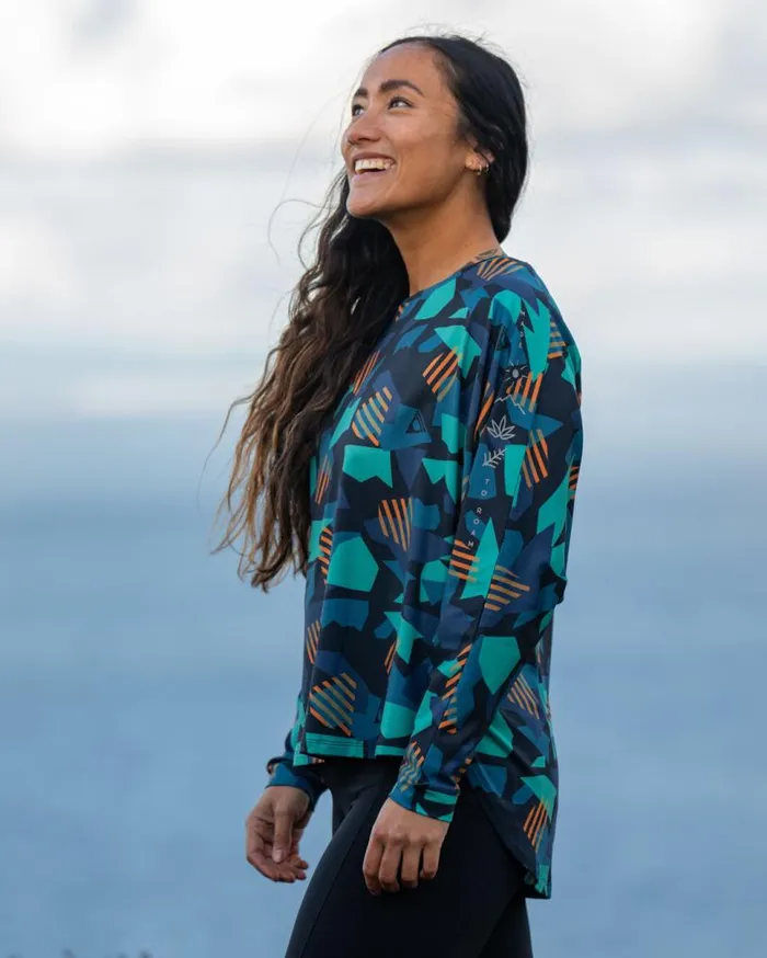 Passenger Clothing Hatha Recycled Active Top Deep Navy Camo Women Activewear