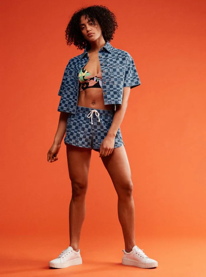 Roxy Tops Blue Wave Club Printed Short Sleeve Denim Shirt Mood Indigo Sol Power 8211 Women Roxy Tops Blue Wave Club Printed Short Sleeve Denim Shirt Mood Indigo Sol Power 8211 Women