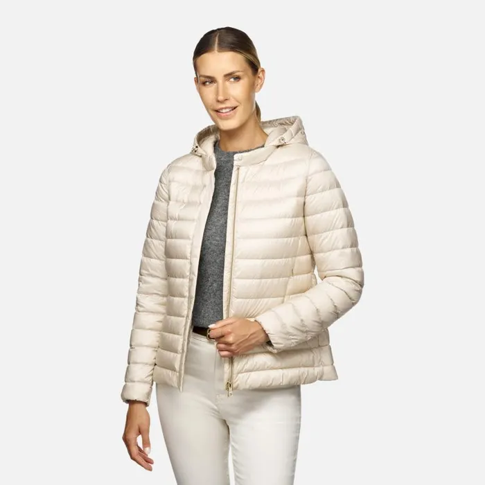 Woman Geox Down Jackets JAYSEN WOMAN Moonbeam Short Down Jacket Moonbeam