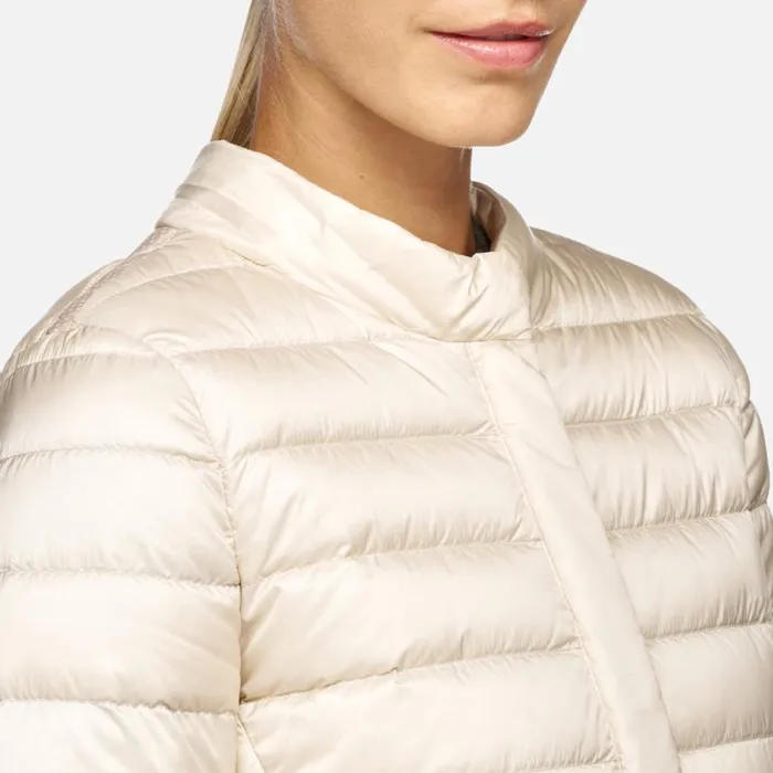 Woman Geox Down Jackets JAYSEN WOMAN Moonbeam Short Down Jacket Moonbeam