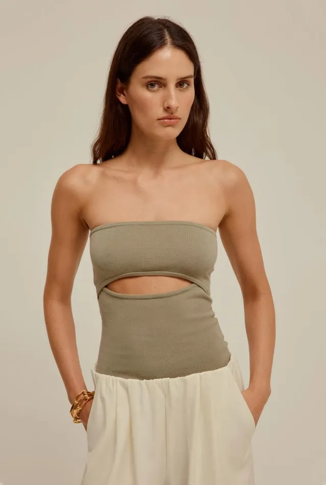 Woman Venroy Knitwear Cut Out Strapless Knit Top