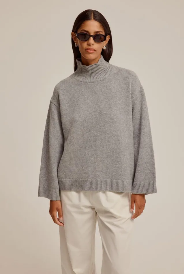 Woman Venroy Sweaters Wool Funnel Neck Sweater