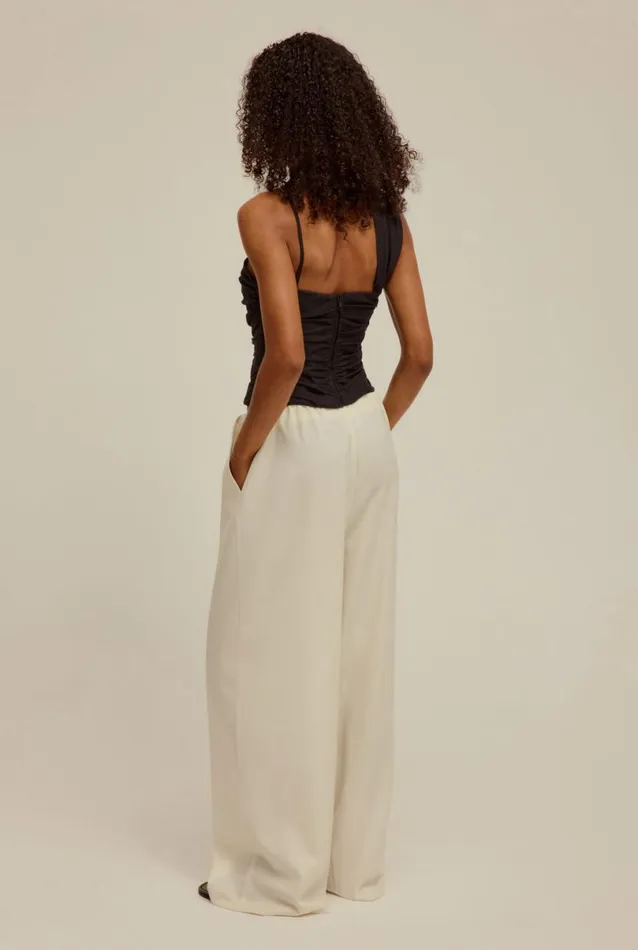 Woman Venroy Tops Asymmetric Strap Top