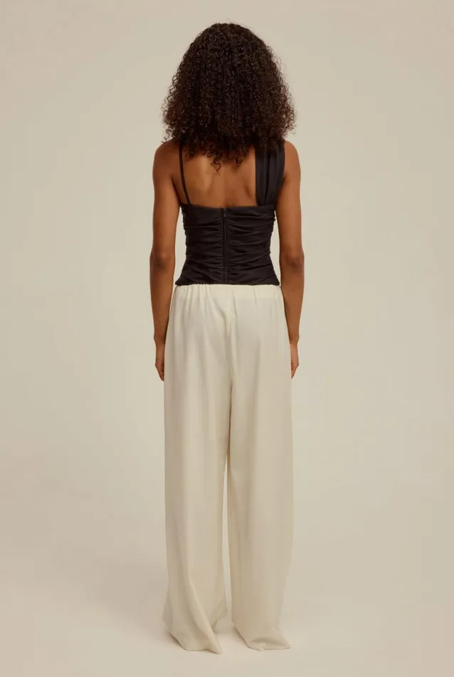 Woman Venroy Tops Asymmetric Strap Top