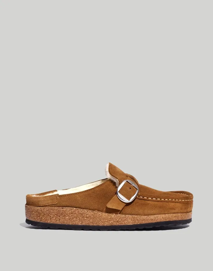 Women Flats and Loafers Madewell Birkenstock Suede Buckley Clogs In Shearling Teanatural