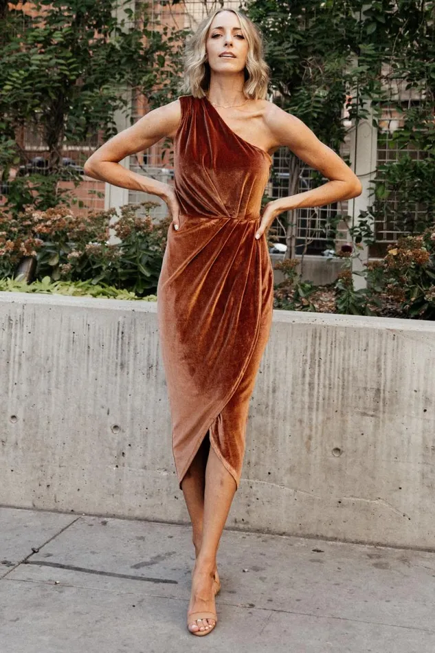 Women Kourtney Velvet One Shoulder Midi Dress Spice Baltic Born Midi Dresses Women Kourtney Velvet One Shoulder Midi Dress Spice Baltic Born Midi Dresses