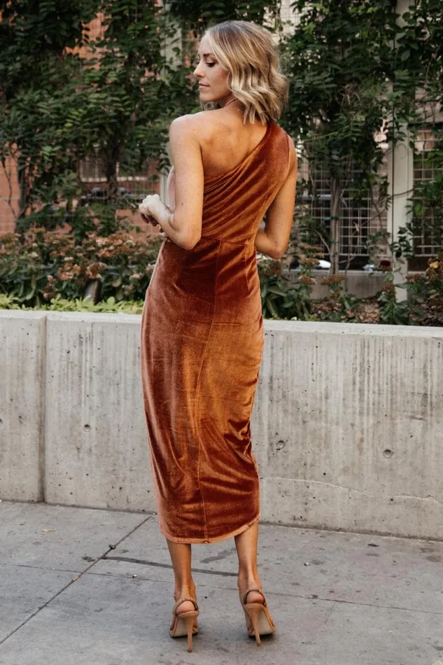 Women Kourtney Velvet One Shoulder Midi Dress Spice Baltic Born Midi Dresses Women Kourtney Velvet One Shoulder Midi Dress Spice Baltic Born Midi Dresses