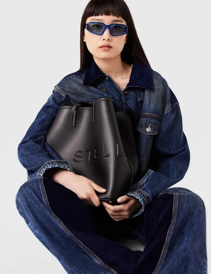 Women Logo Monochrome Large Tote Bag Pitch Black Stella McCartney TopHandle Bags Women Logo Monochrome Large Tote Bag Pitch Black Stella McCartney TopHandle Bags