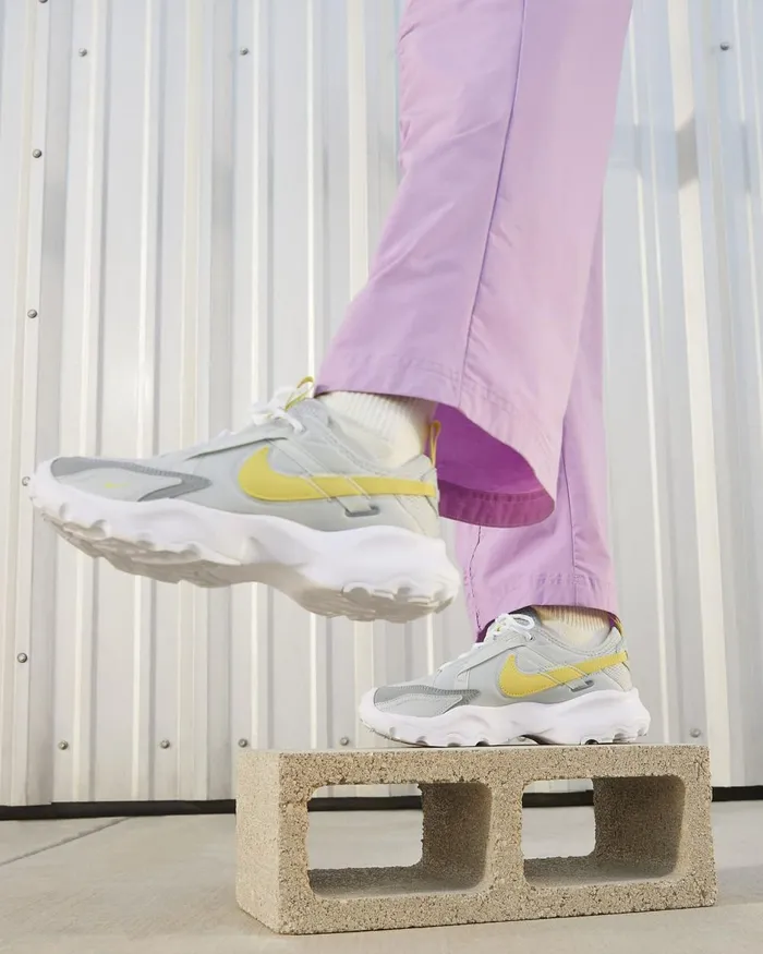 Women Nike All Shoes TC 7900 Photon Dustlight Smoke Greywhitelemon Chiffon