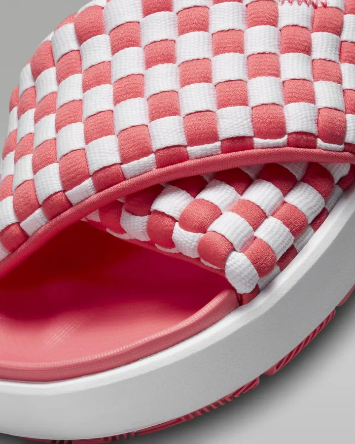 Women Nike Lifestyle Jordan Sophia Sea Coralsailwhite