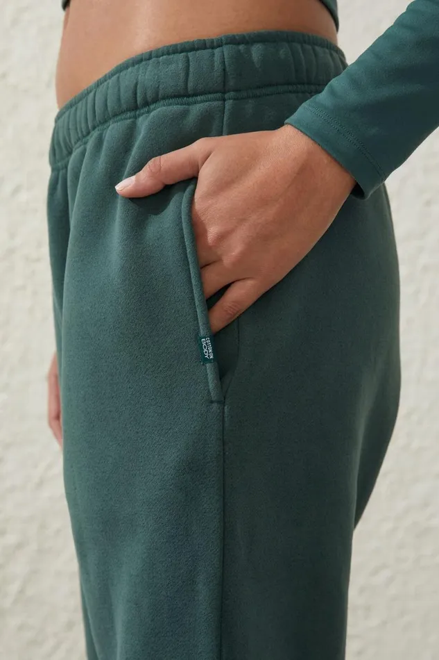 Women Sweats and Hoodies Cotton On Plush Essential Gym Sweatpant Holly Green