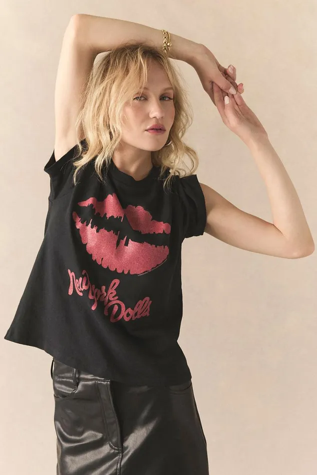 Womens Tops Chaser Brand New York Dolls Lips Skyline Cropped Tee